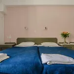 Emilia מלון דירות העיירה רתימנו